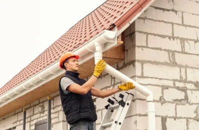 Pose et remplacement de gouttières à Vue