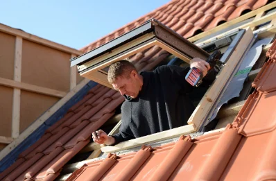 Pose de fenêtres de toit Velux à Vue